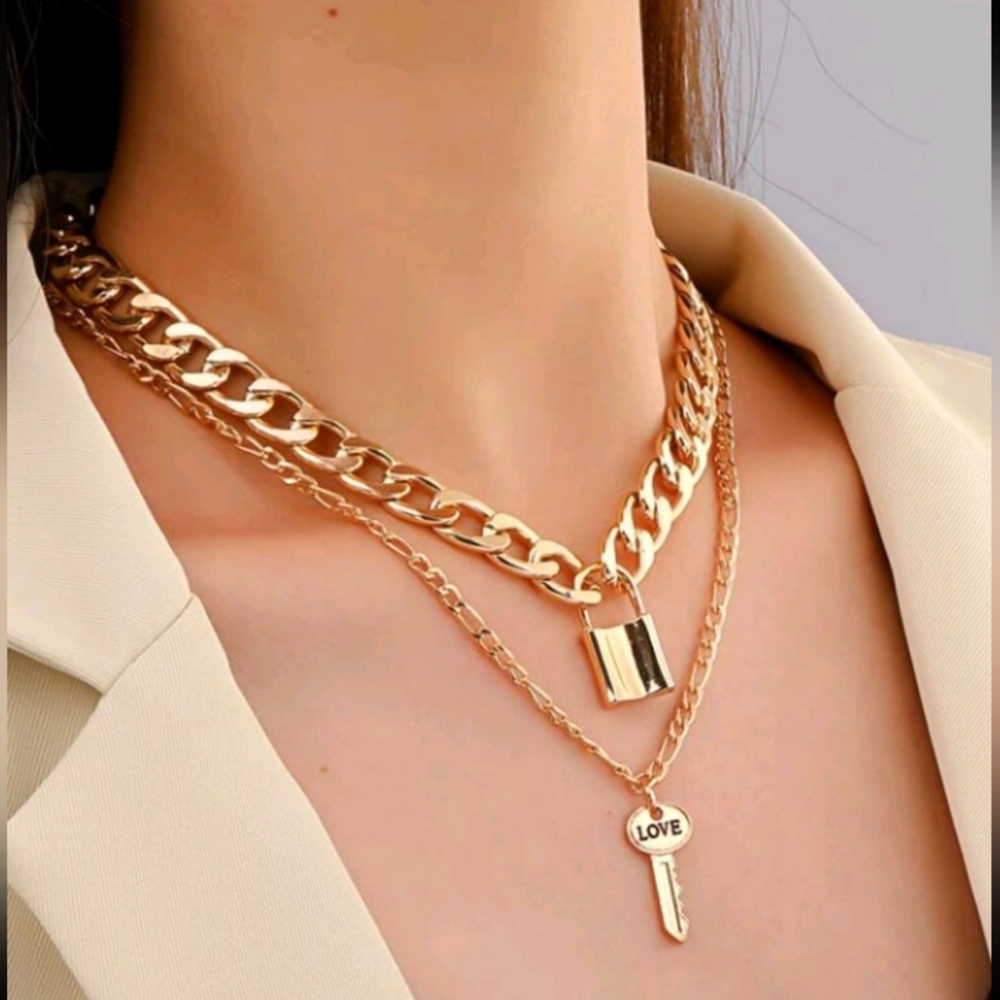 FASHION CHUNKY GOLD LOCK AND KEY CHOKER NEW